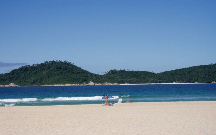 Conheça as 7 Melhores Praias do Brasil