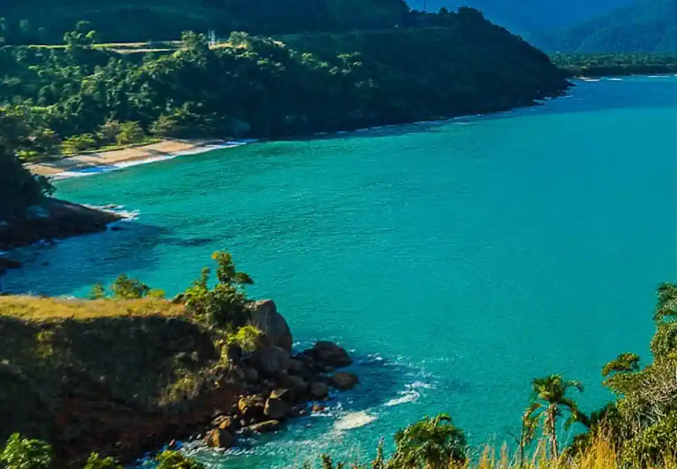 Conheça a Praia do Meio em Ubatuba
