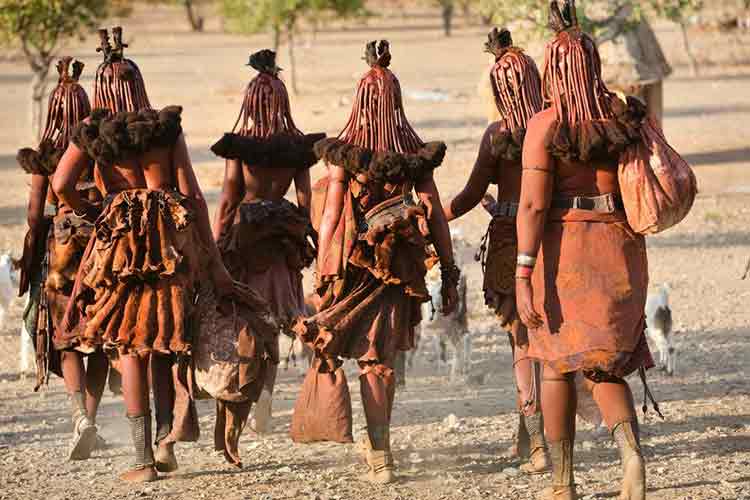 Tribo Himba um dos últimos povos seminômades da África