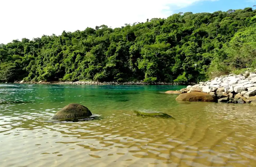 Praia do Laboratório em Angra dos Reis: Um Paraíso de Águas Cristalinas e Quentes o Ano Todo 5 Praia do Laboratório em Angra dos Reis