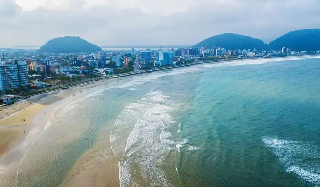As 10 Praias em Paraná que Vão te Encantar